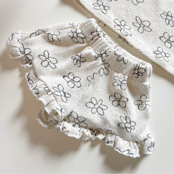 Zara 2 Piece Daisy Summer Knit Set | 3/4 - Picture 3 of 7